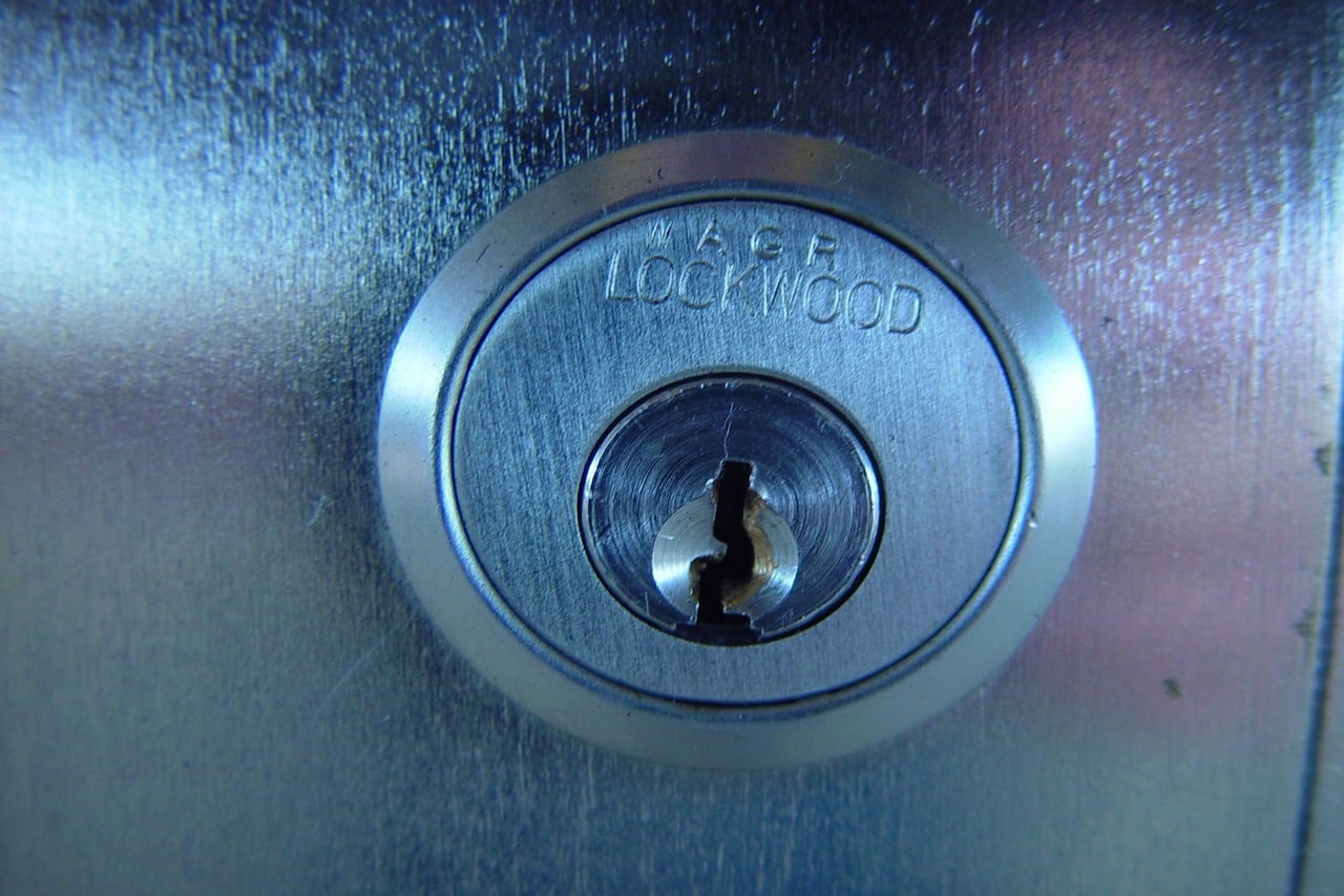 ¿Sabes cada cuánto tiempo debes cambiar la cerradura de tu casa?